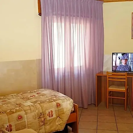 Iscla Hotell 3*