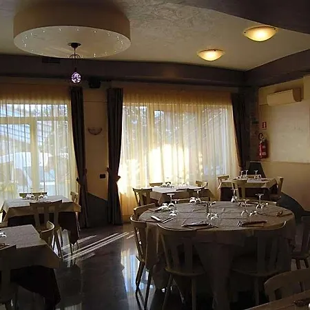 Iscla Hotell Edolo